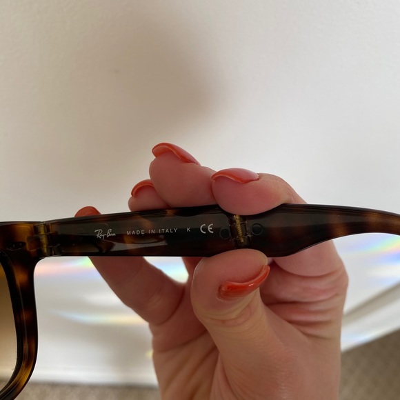 Ray Ban Folding Wayfarer Sunglasses - Picture 7 of 10